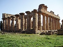 https://upload.wikimedia.org/wikipedia/commons/thumb/0/04/Temple_of_Zeus_Cyrene.jpg/220px-Temple_of_Zeus_Cyrene.jpg